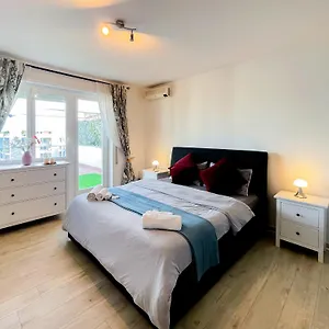 https://la-terrazza-imperiale.it-romehotels.com
