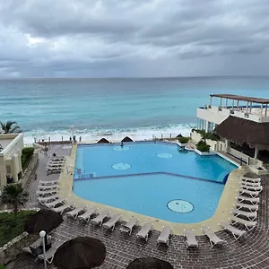 Plaza Sea View Apartament Cancún